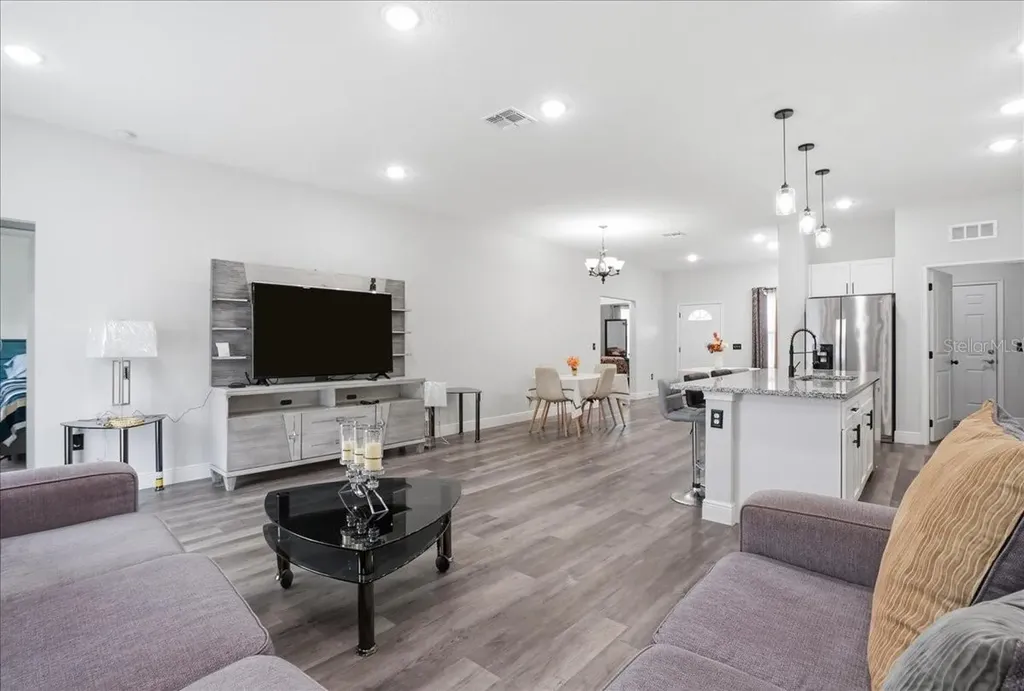 2125 Hibiscus Place Poinciana FL 34759