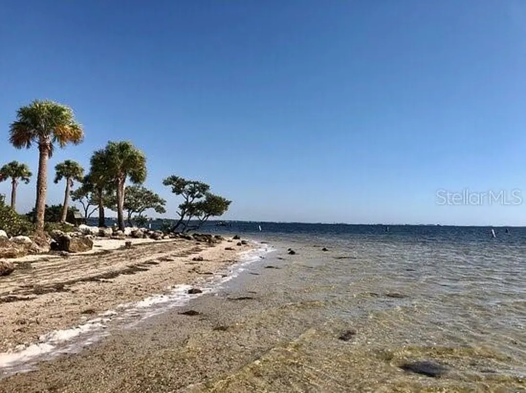 656 Windrush Bay Drive Tarpon Springs FL 34689