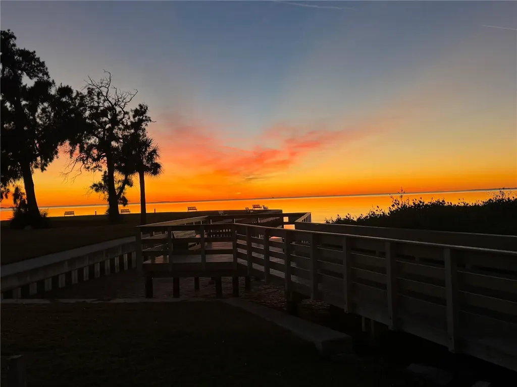 656 Windrush Bay Drive Tarpon Springs FL 34689