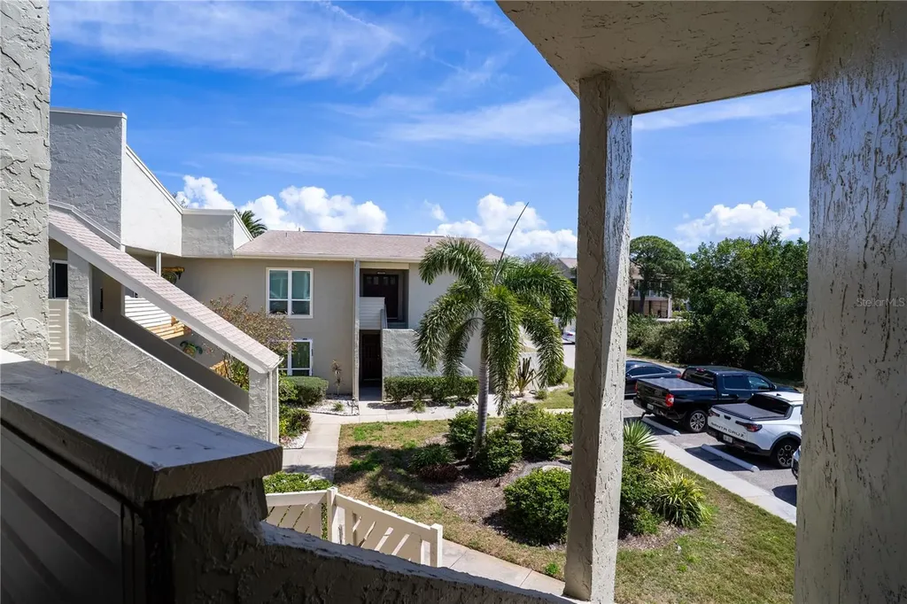 656 Windrush Bay Drive Tarpon Springs FL 34689