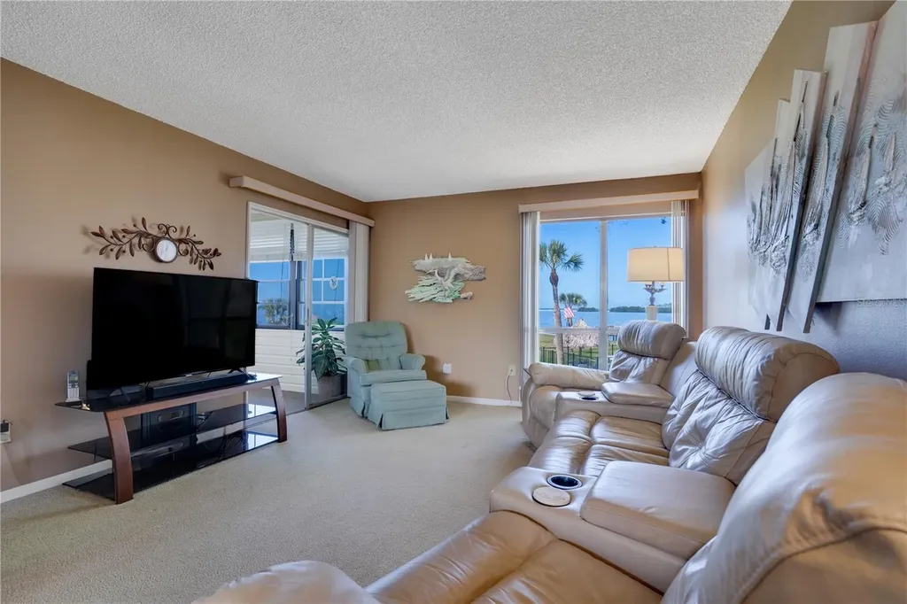 656 Windrush Bay Drive Tarpon Springs FL 34689