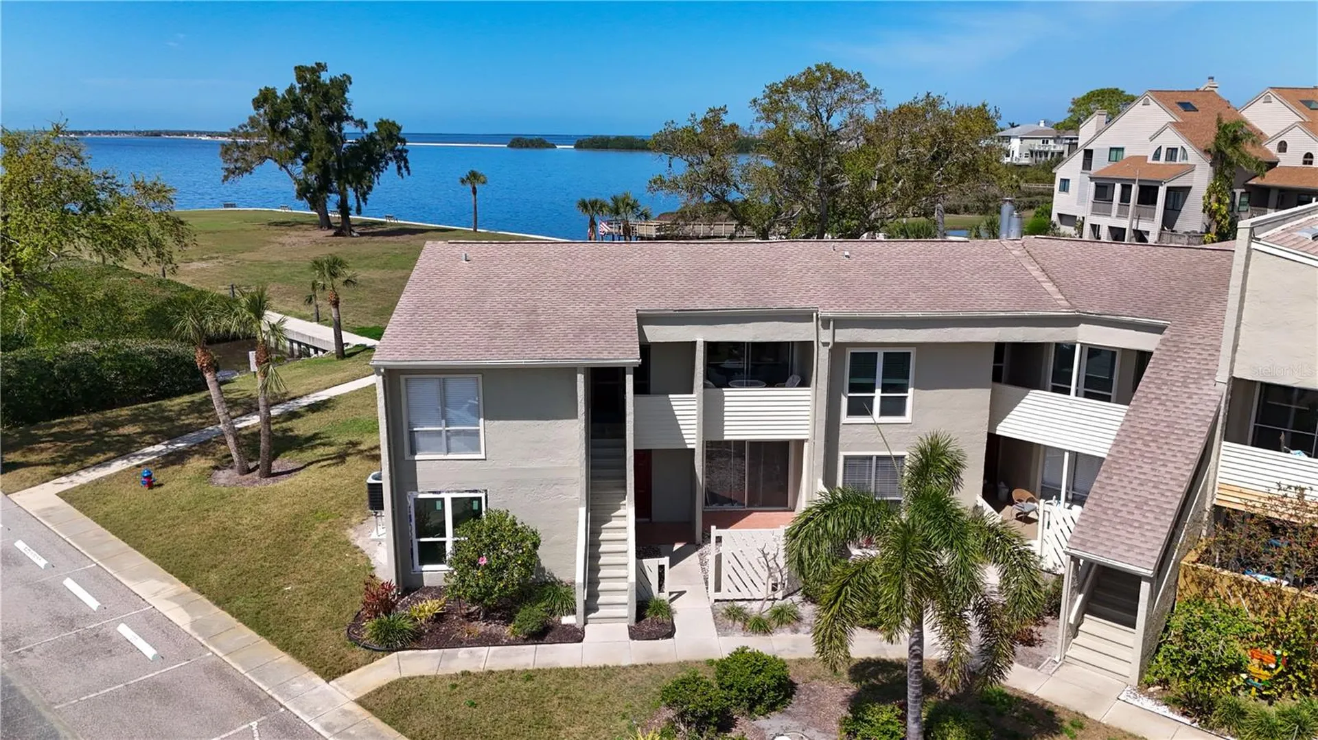 656 Windrush Bay Drive Tarpon Springs FL 34689