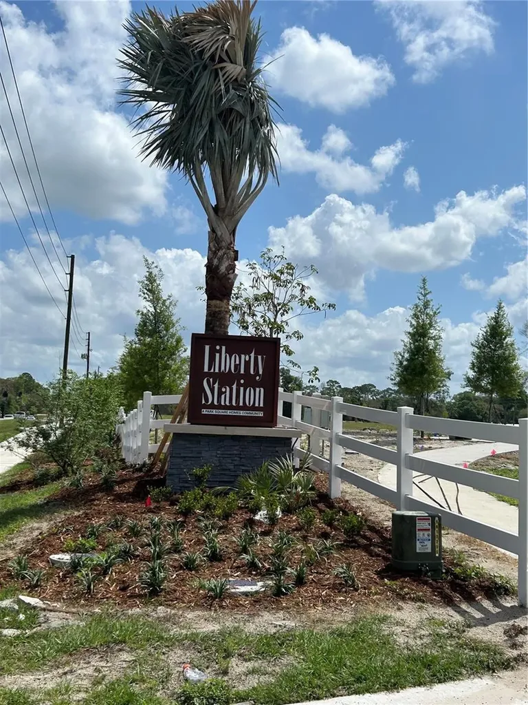 243 Fredericksburg Avenue Orange City FL 32763