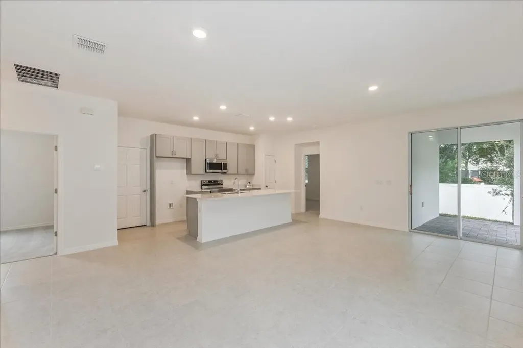 243 Fredericksburg Avenue Orange City FL 32763
