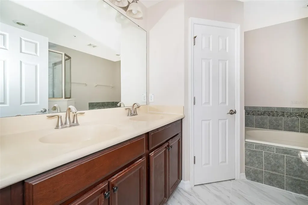 4824 Fiorazante Avenue Orlando FL 32839