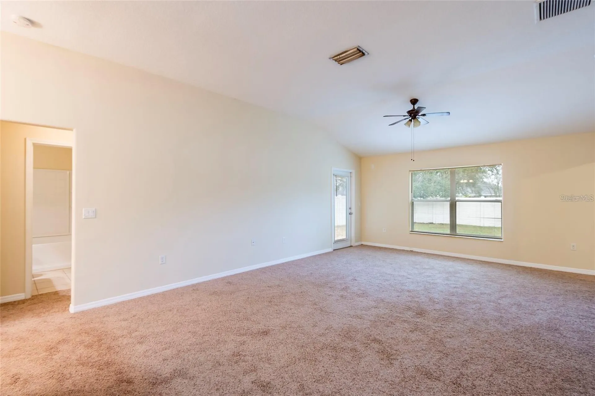 8117 Alamosa Wood Avenue Ruskin FL 33573