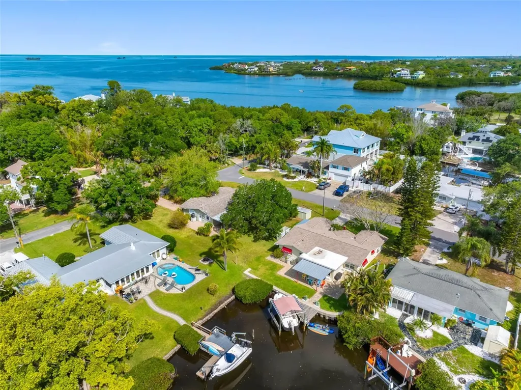 624 Orange Street Palm Harbor FL 34683