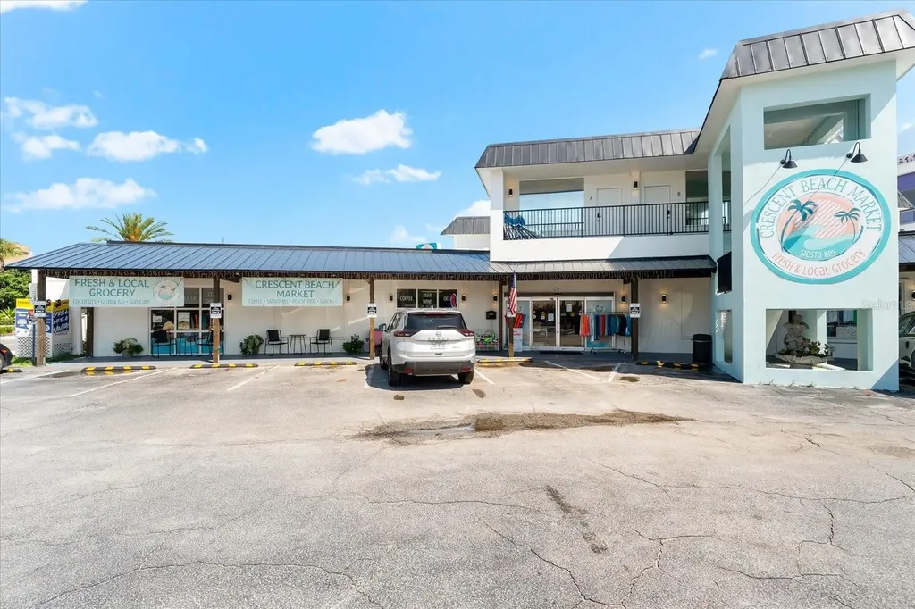 6708 Sarasea Circle Sarasota FL 34242
