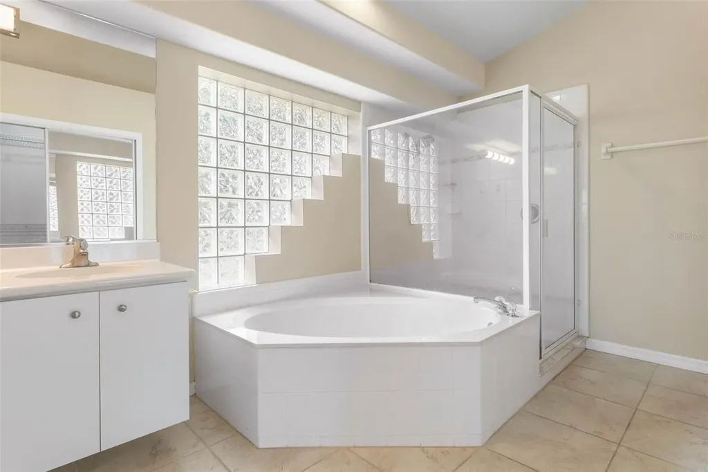 60 Villa Lago Lane Ormond Beach FL 32174