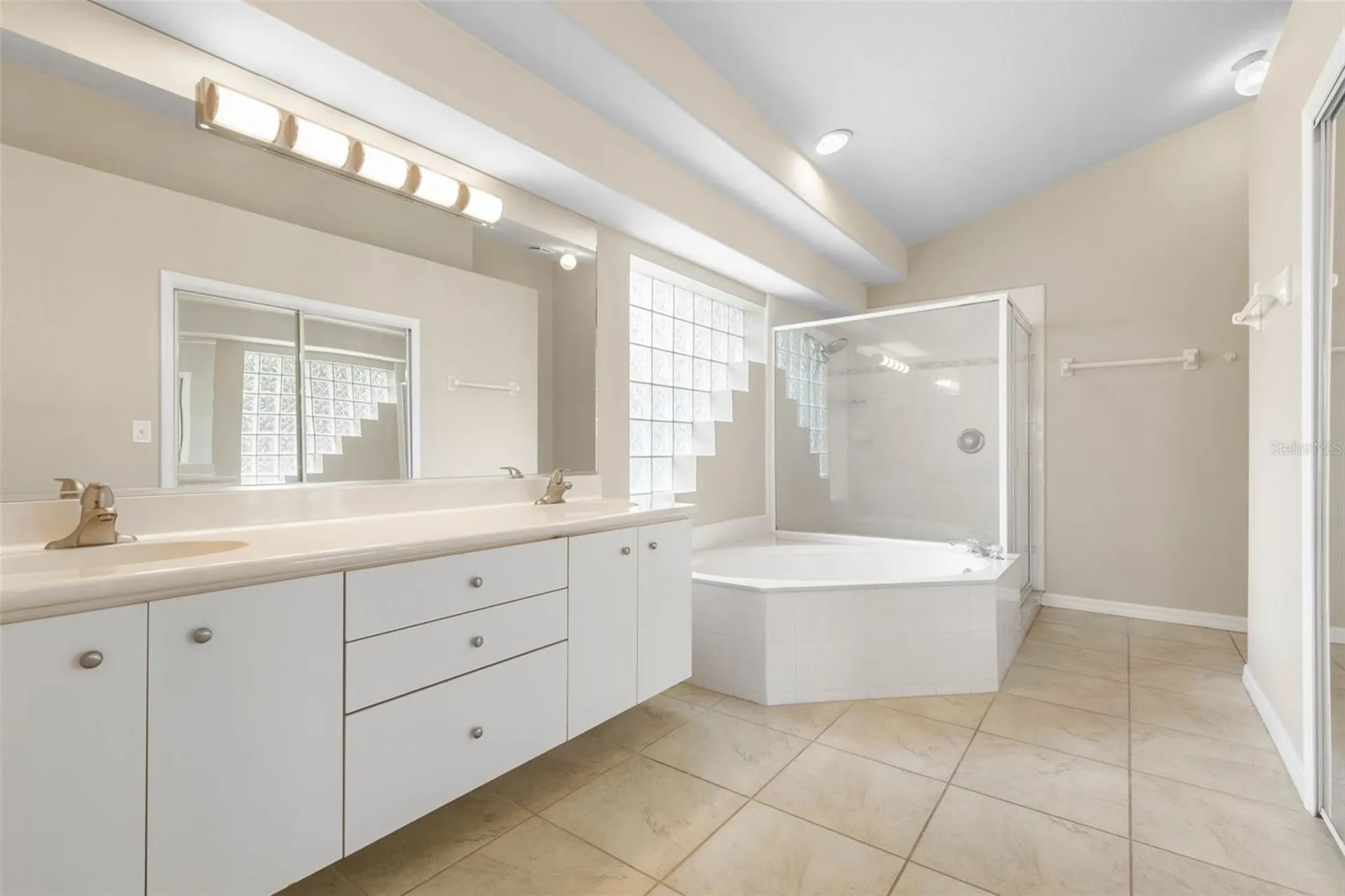 60 Villa Lago Lane Ormond Beach FL 32174