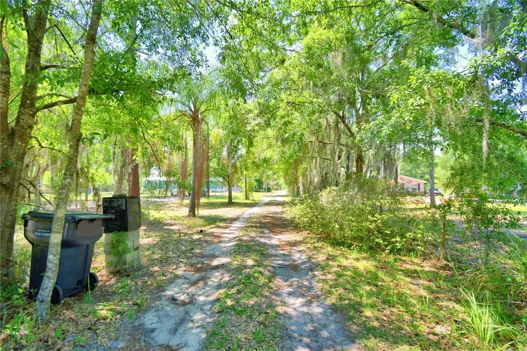 760 Mcclellan Road Frostproof FL 33843