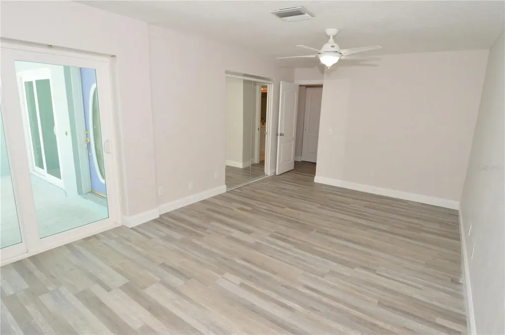 143 N Boca Ciega Point St Petersburg FL 33708