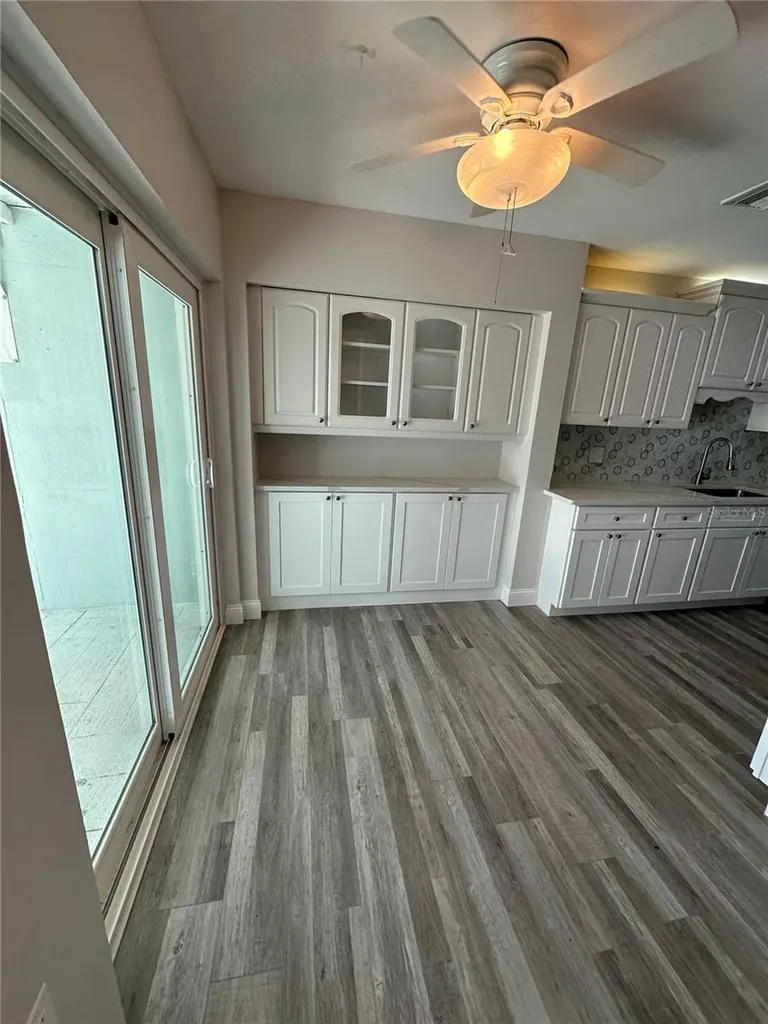143 N Boca Ciega Point St Petersburg FL 33708