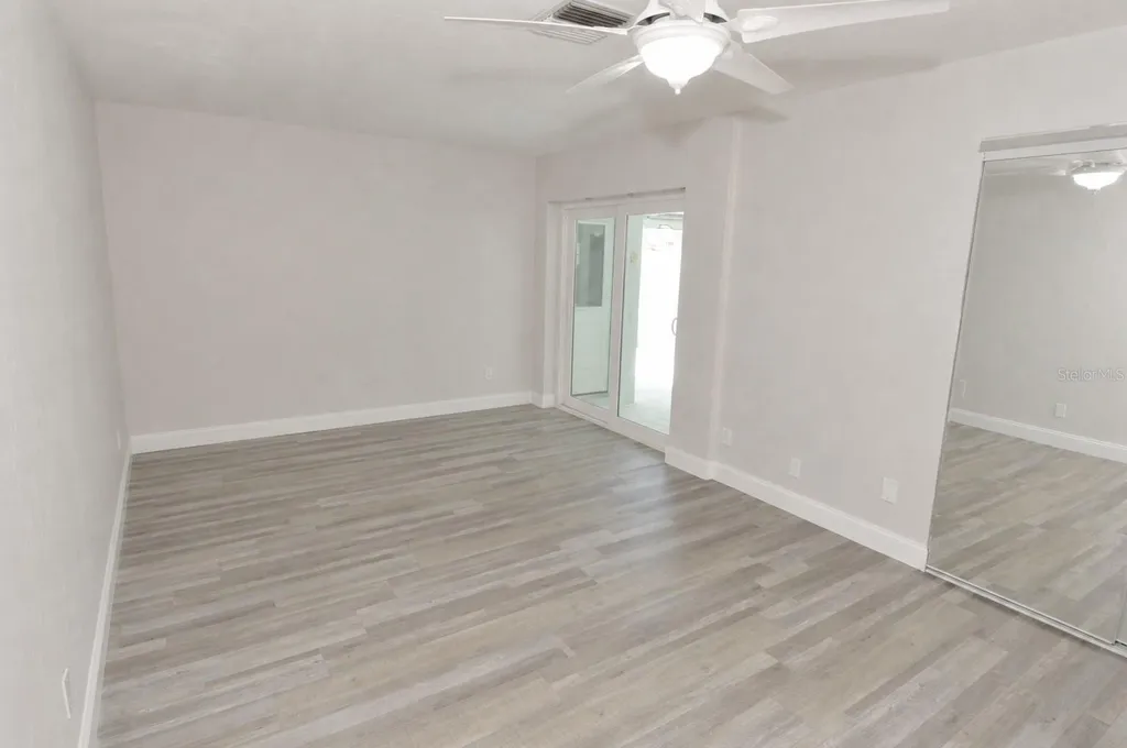 143 N Boca Ciega Point St Petersburg FL 33708