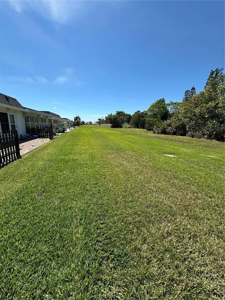 143 N Boca Ciega Point St Petersburg FL 33708