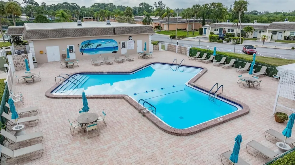 143 N Boca Ciega Point St Petersburg FL 33708