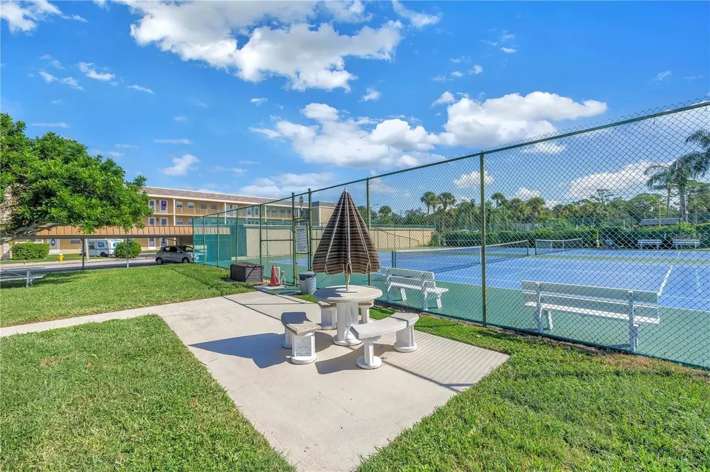 143 N Boca Ciega Point St Petersburg FL 33708