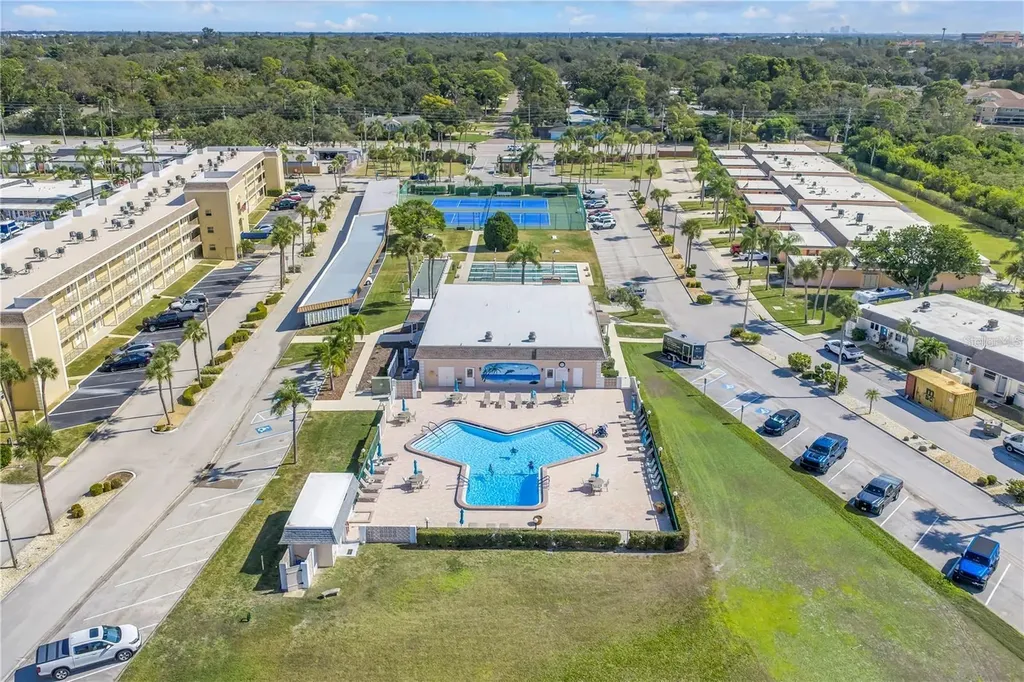 143 N Boca Ciega Point St Petersburg FL 33708
