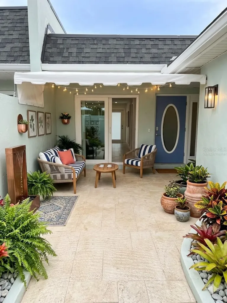 143 N Boca Ciega Point St Petersburg FL 33708