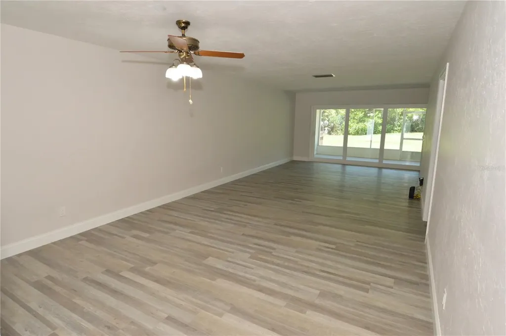 143 N Boca Ciega Point St Petersburg FL 33708
