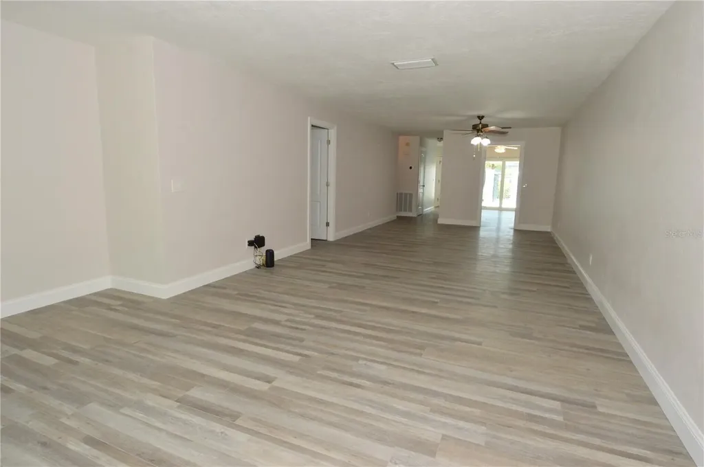 143 N Boca Ciega Point St Petersburg FL 33708