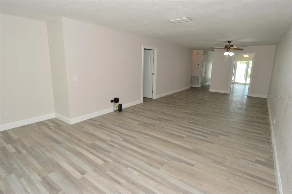 143 N Boca Ciega Point St Petersburg FL 33708