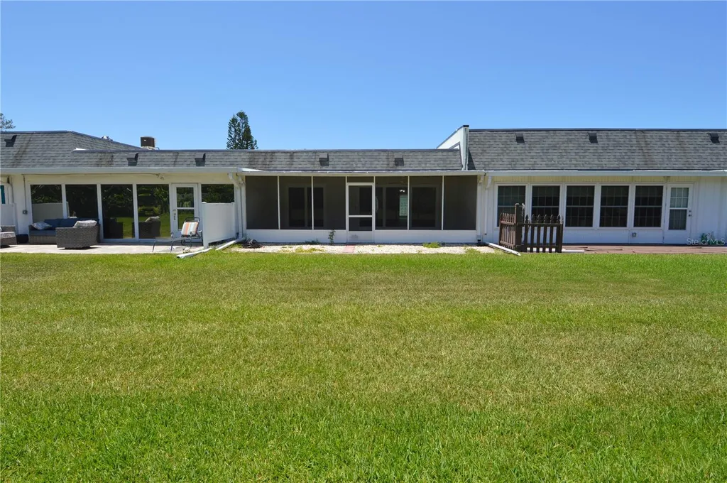143 N Boca Ciega Point St Petersburg FL 33708
