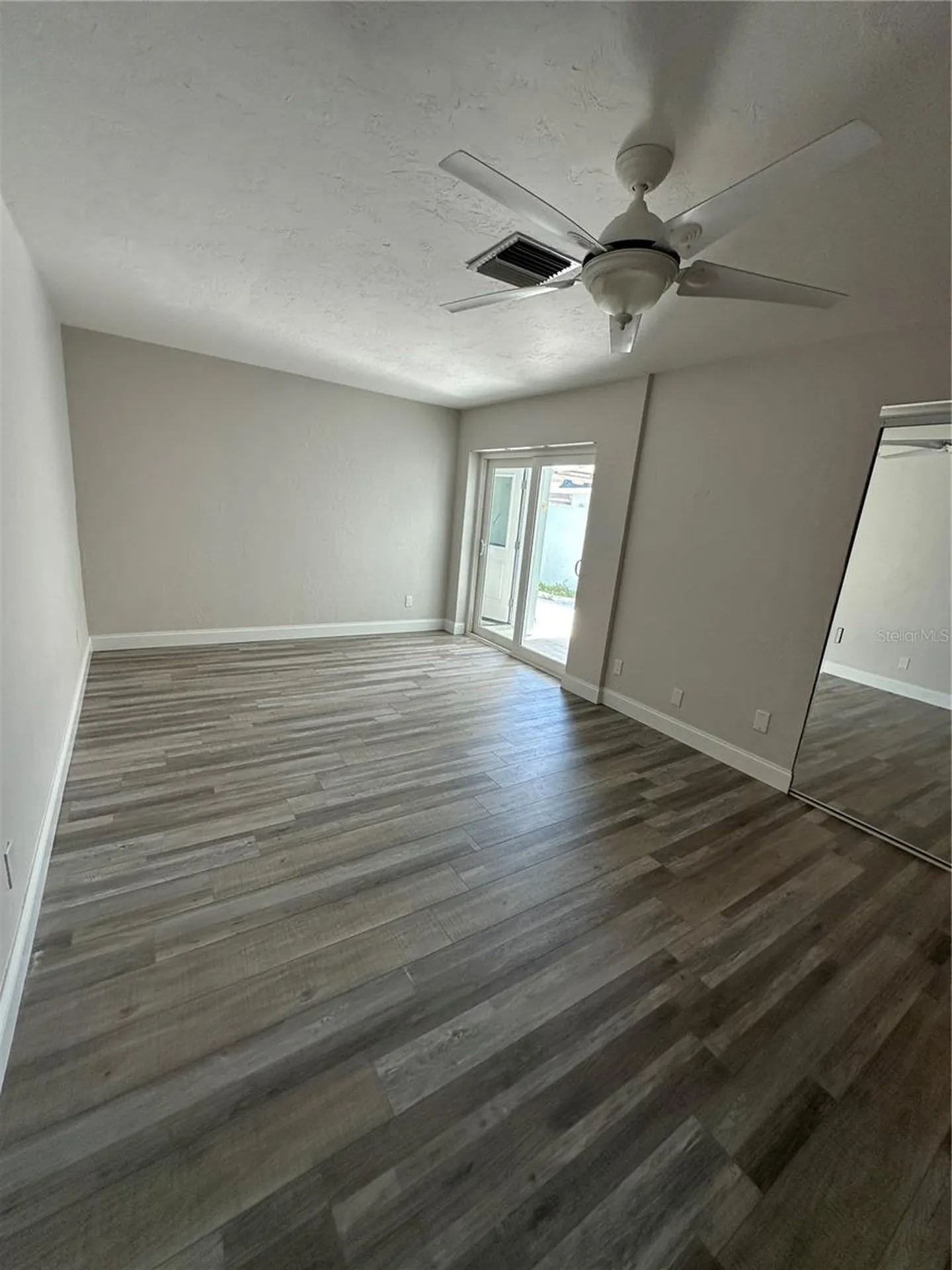 143 N Boca Ciega Point St Petersburg FL 33708