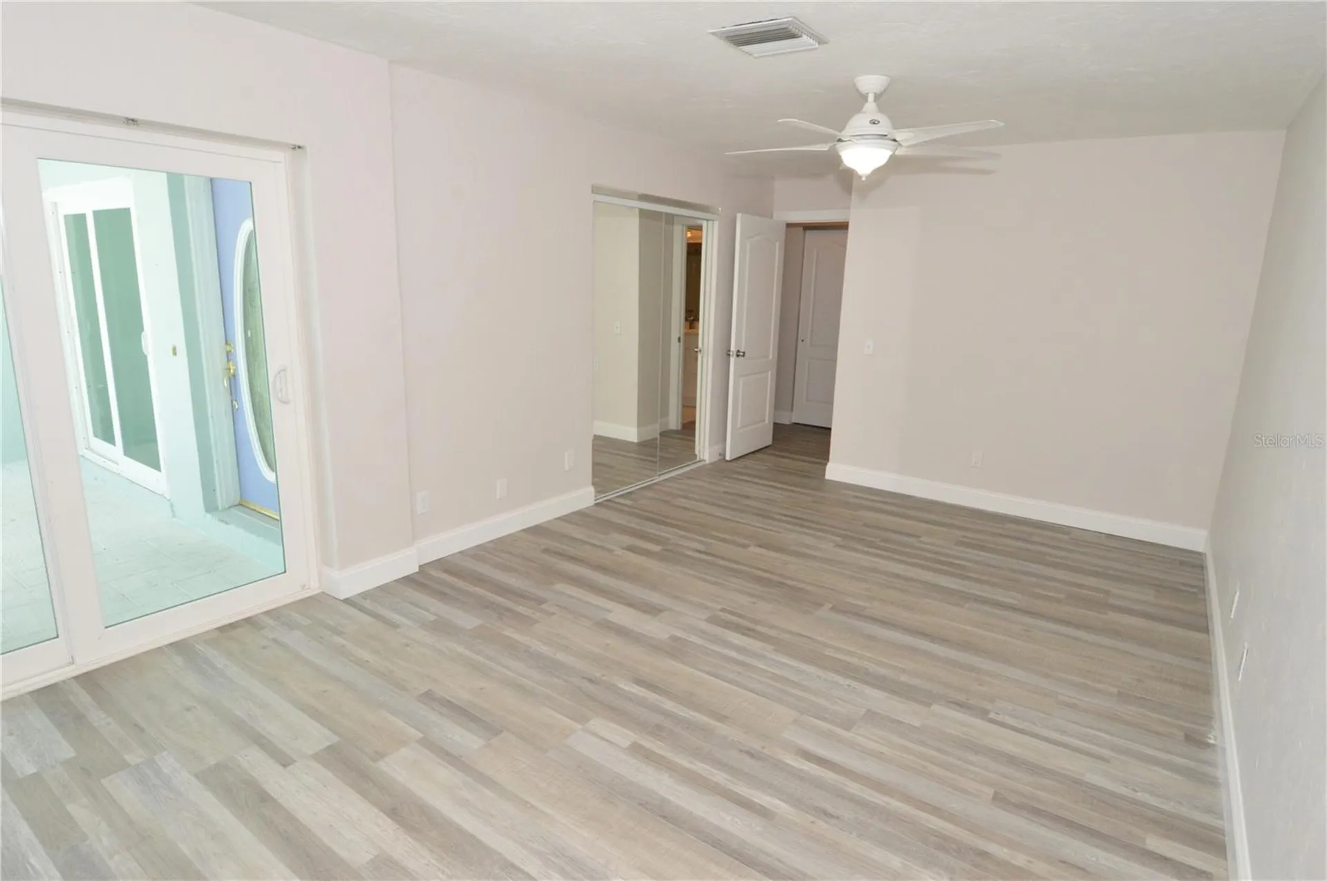 143 N Boca Ciega Point St Petersburg FL 33708