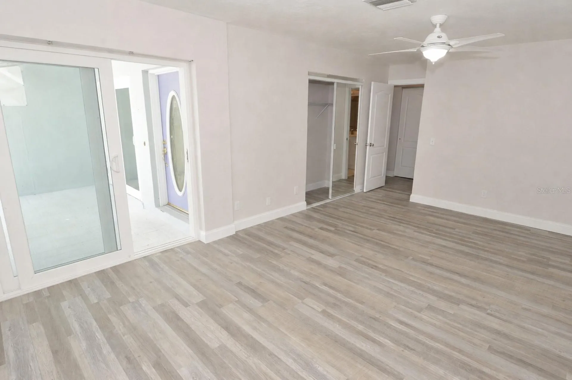 143 N Boca Ciega Point St Petersburg FL 33708