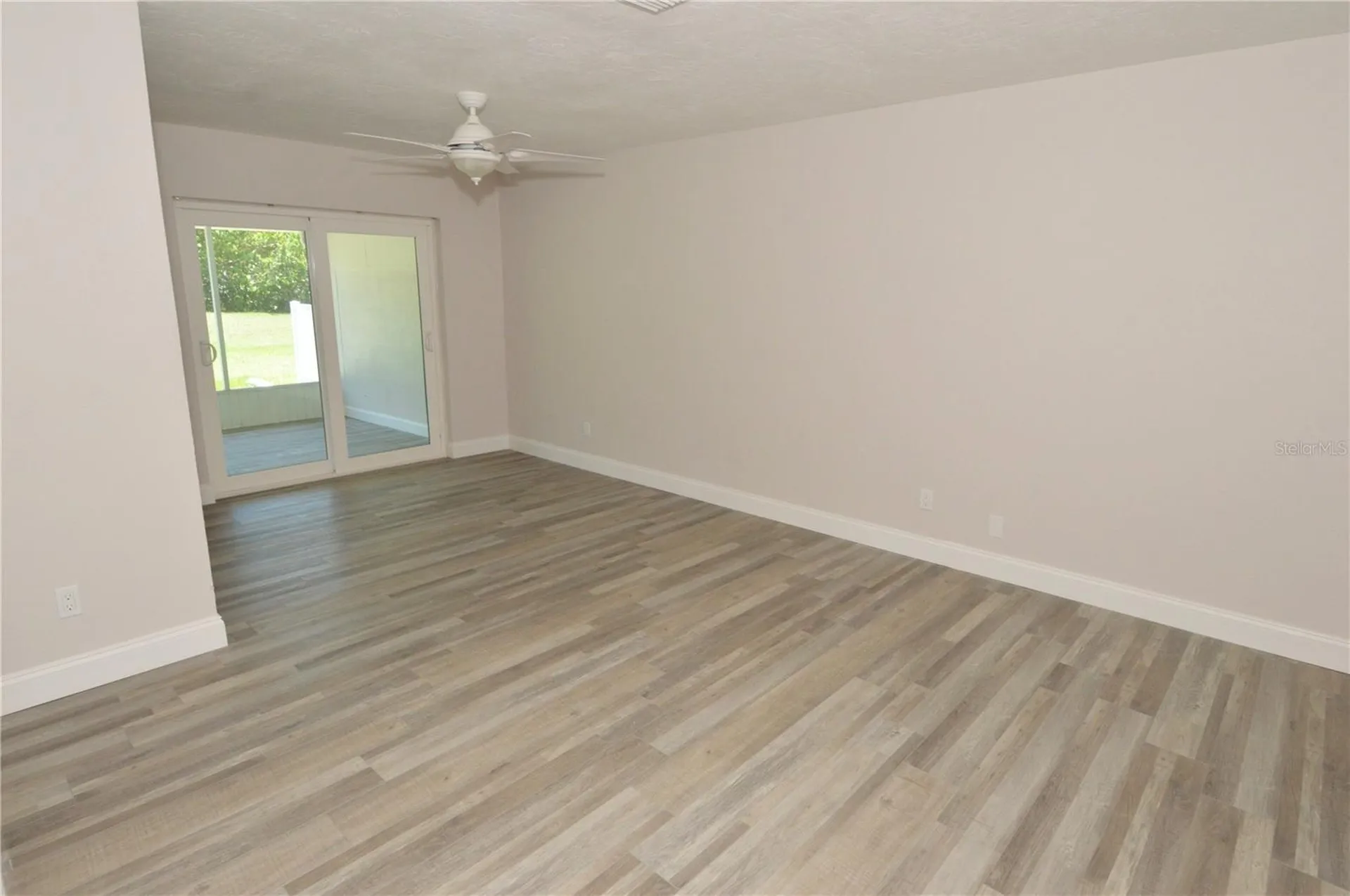 143 N Boca Ciega Point St Petersburg FL 33708