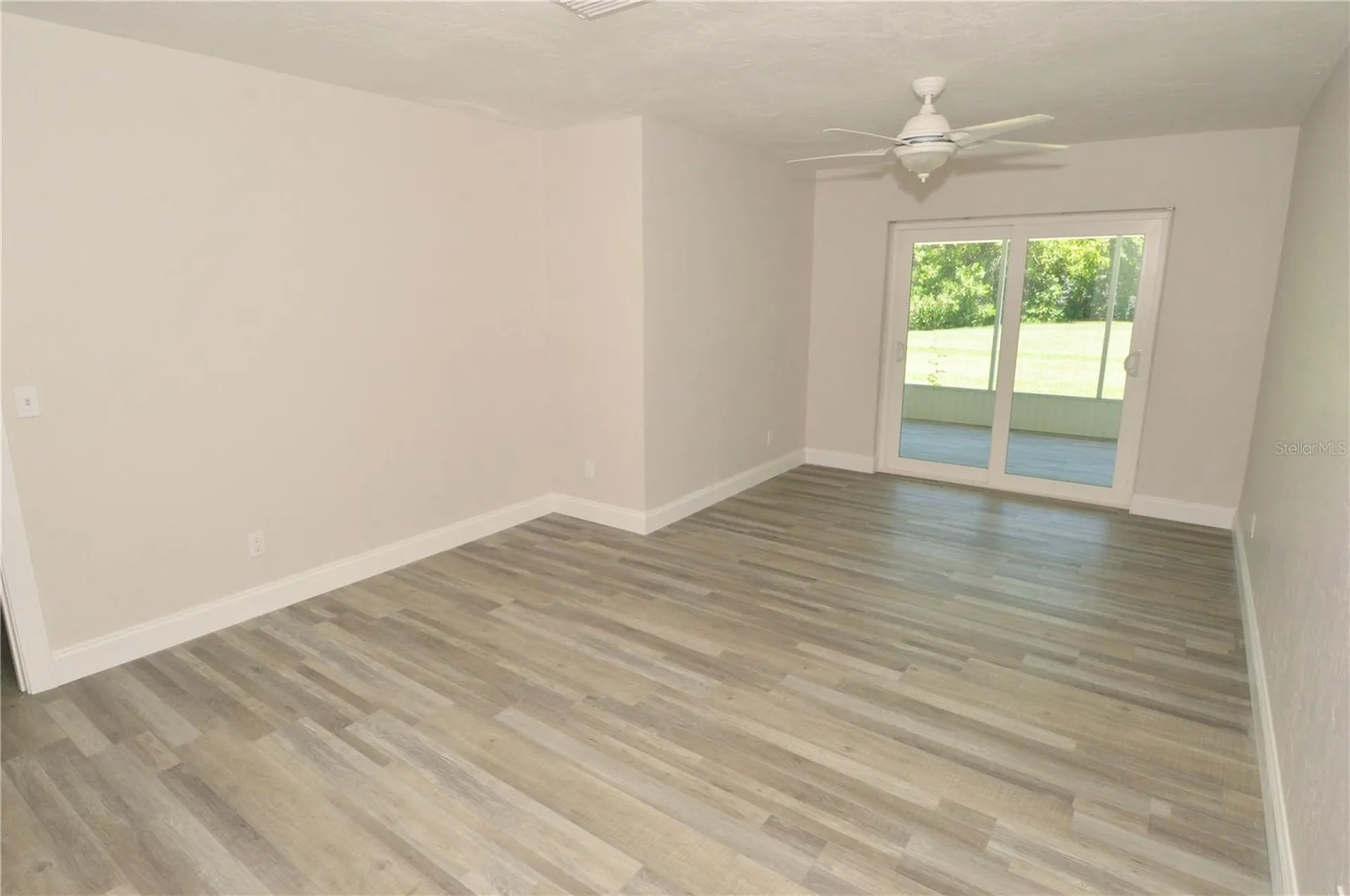 143 N Boca Ciega Point St Petersburg FL 33708