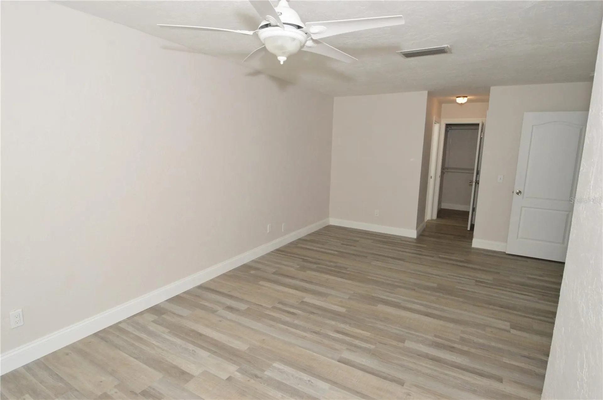 143 N Boca Ciega Point St Petersburg FL 33708