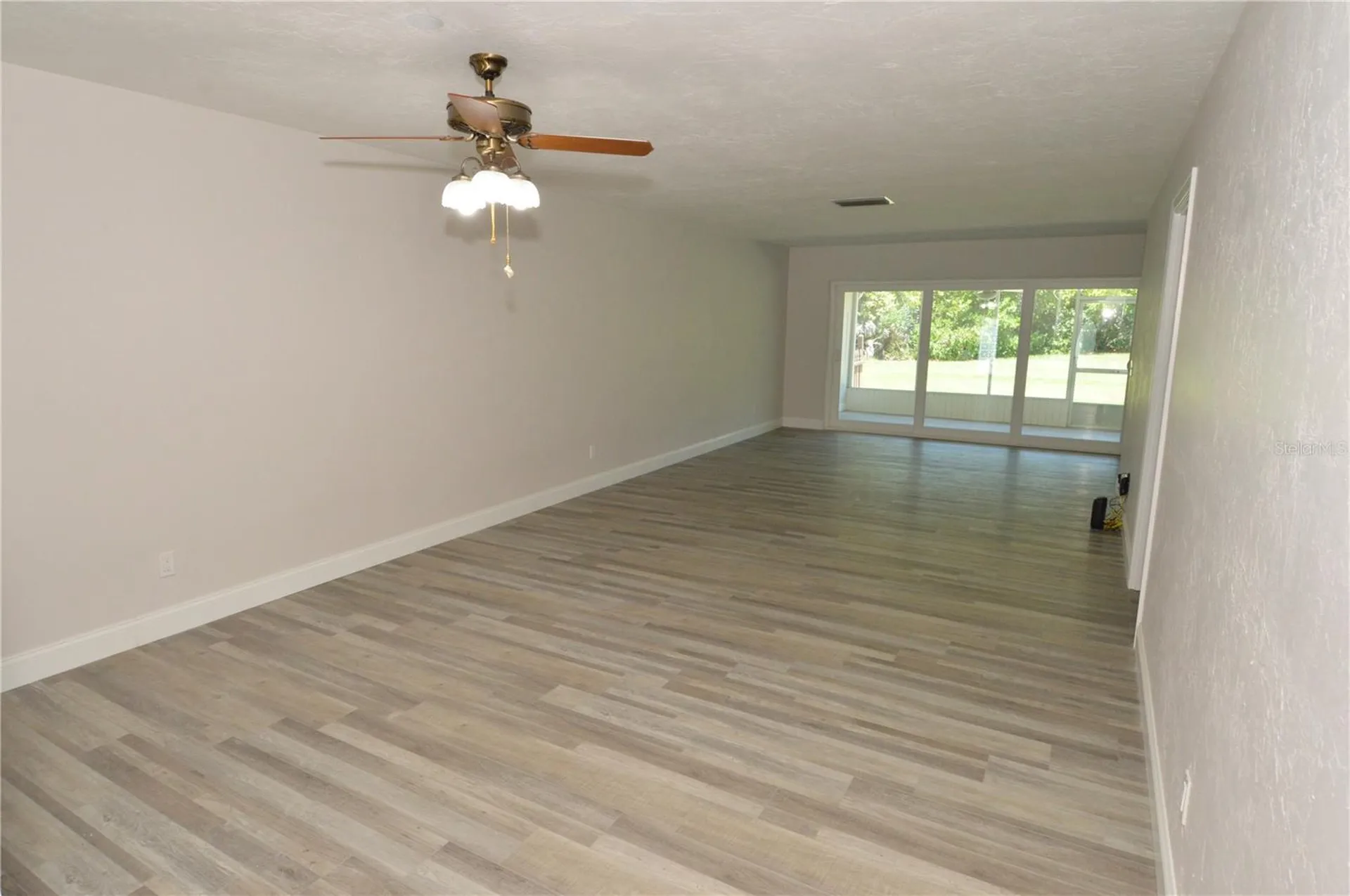 143 N Boca Ciega Point St Petersburg FL 33708