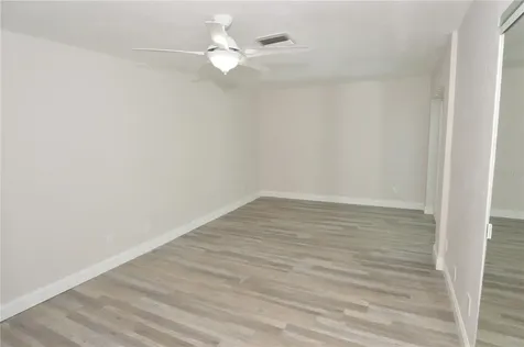 143 N Boca Ciega Point St Petersburg FL 33708