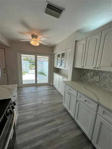 143 N Boca Ciega Point St Petersburg FL 33708