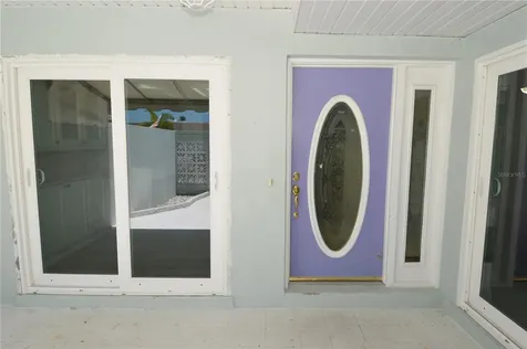 143 N Boca Ciega Point St Petersburg FL 33708