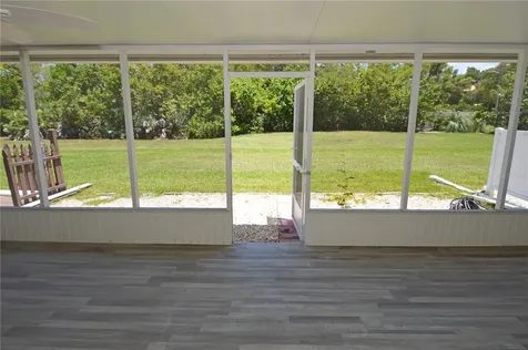 143 N Boca Ciega Point St Petersburg FL 33708