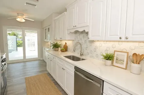 143 N Boca Ciega Point St Petersburg FL 33708