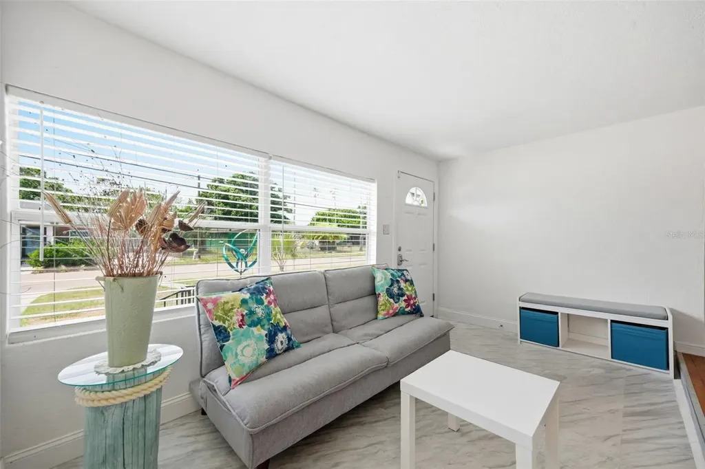 310 40th Street S St Petersburg FL 33711