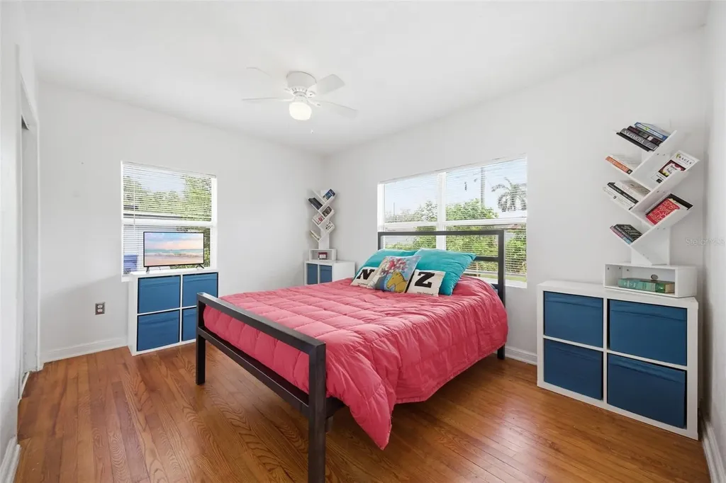 310 40th Street S St Petersburg FL 33711