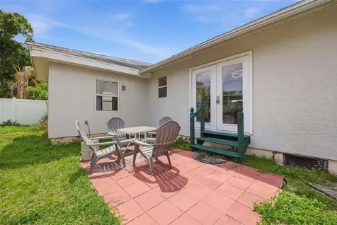 310 40th Street S St Petersburg FL 33711