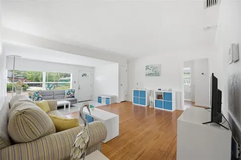310 40th Street S St Petersburg FL 33711