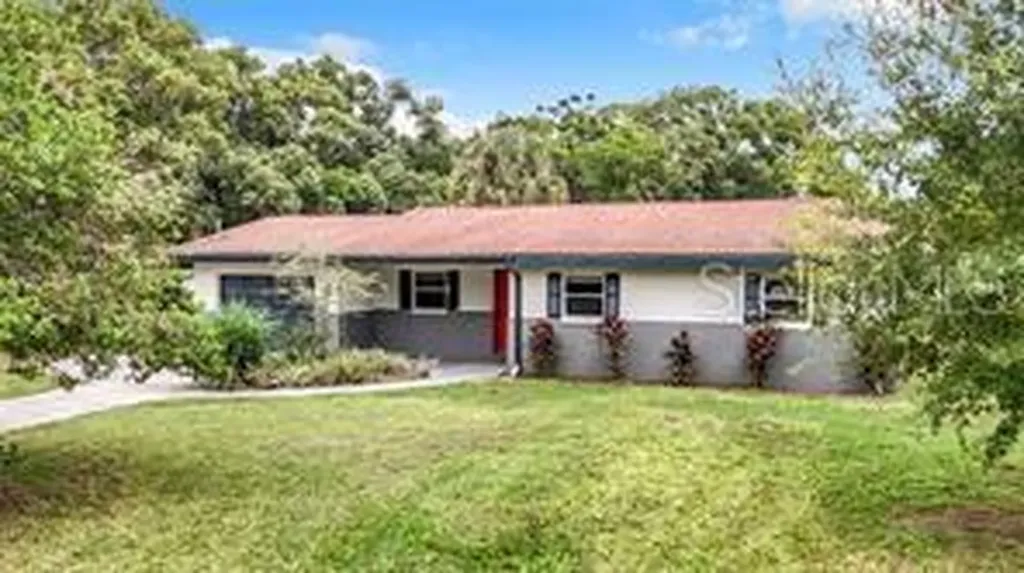 8923 N Arrawana Avenue Tampa FL 33614