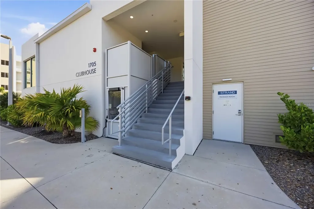 1703 N Tamiami Trail Sarasota FL 34234