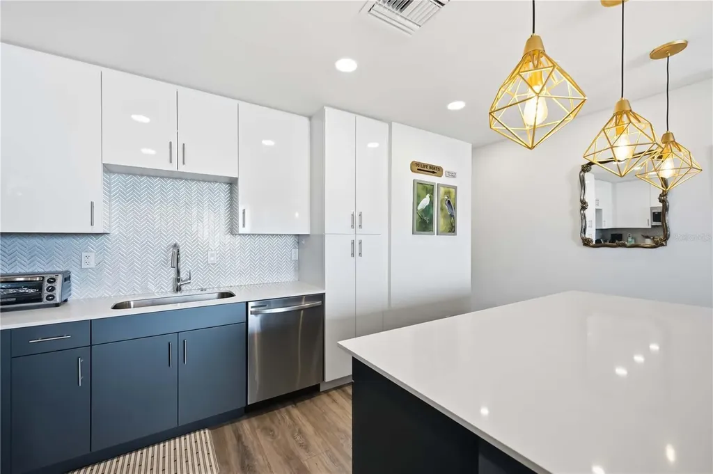 1703 N Tamiami Trail Sarasota FL 34234