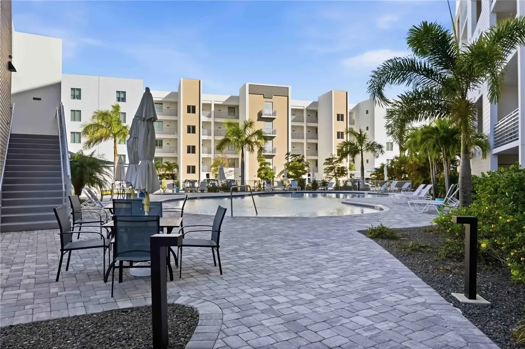 1703 N Tamiami Trail Sarasota FL 34234