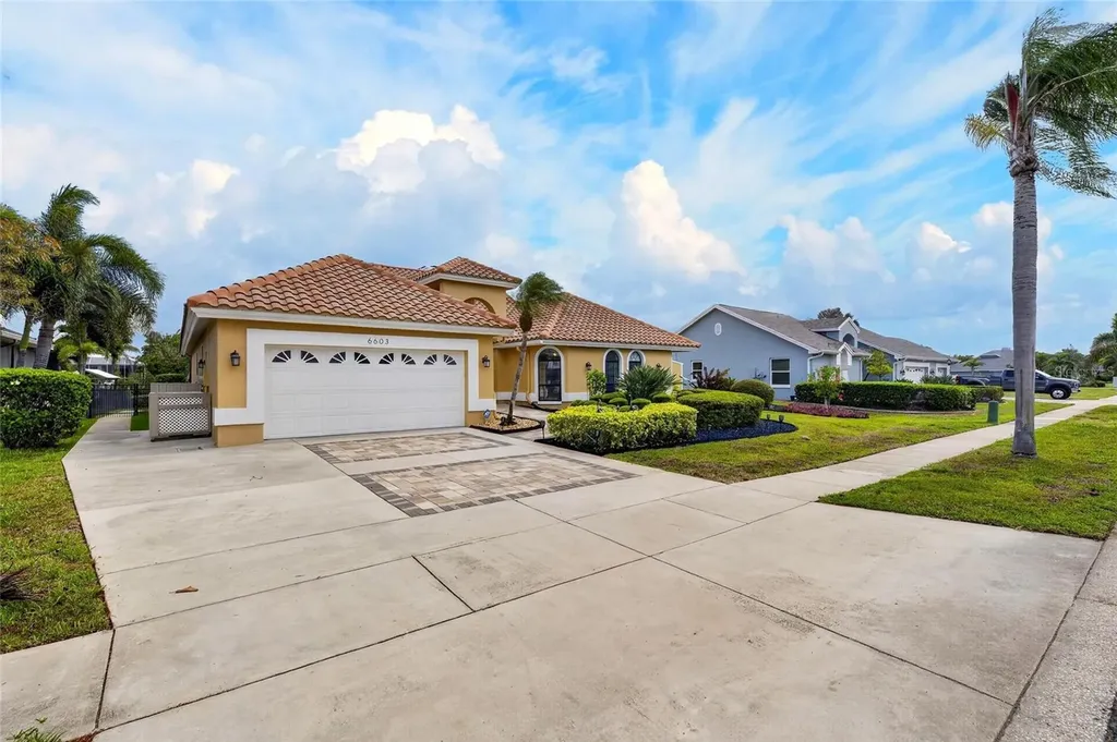 6603 Blackfin Way Apollo Beach FL 33572