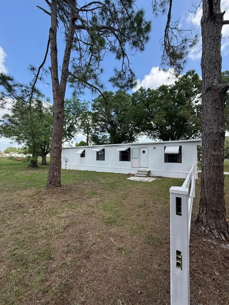 37021 Pauls Drive Zephyrhills FL 33541