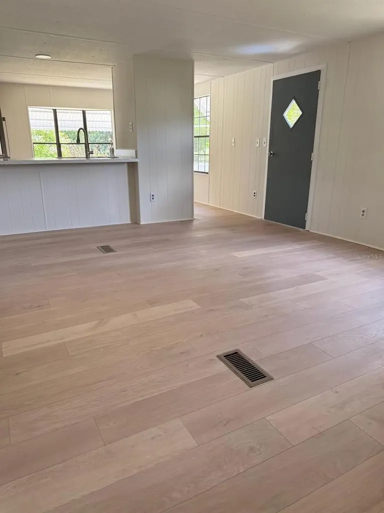 37021 Pauls Drive Zephyrhills FL 33541